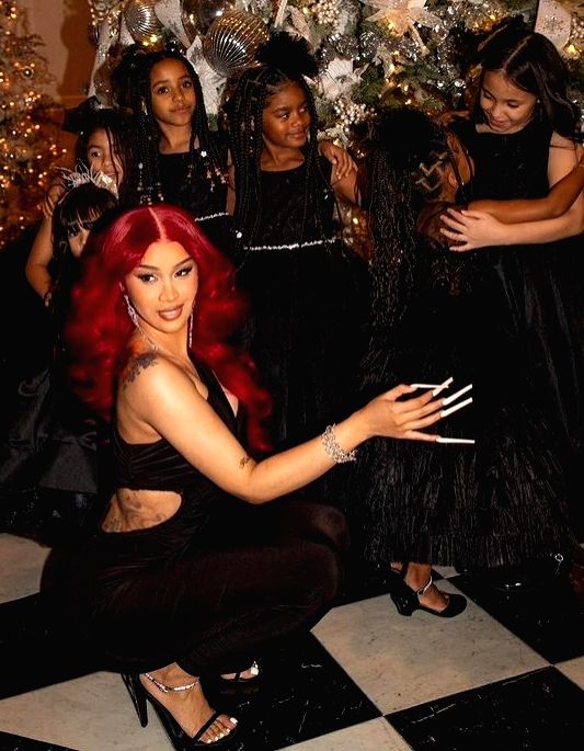 Cardi B Christmas video shows Offset, kids opening Christmas presents - Vimarsana News
