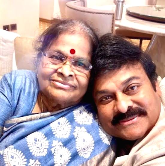 Chiranjeevi's heartfelt greetings on Mother's Day - Vimarsana News