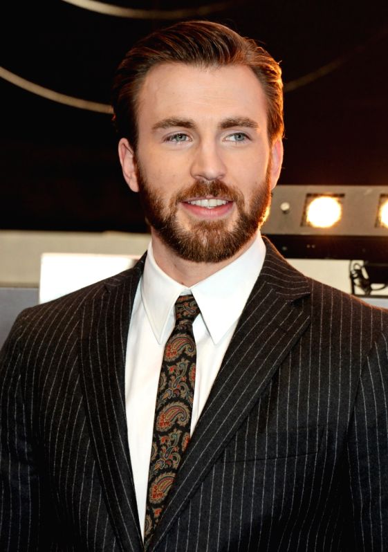 Chris Evans to star in OTT film 'Pain Hustlers' opposite Emily Blunt - Vimarsana News