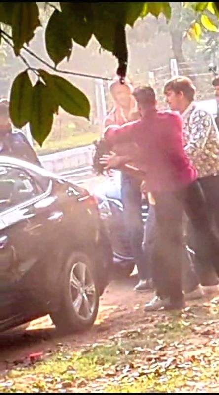 Clash between student groups in Greater Noida, five arrested - Vimarsana News