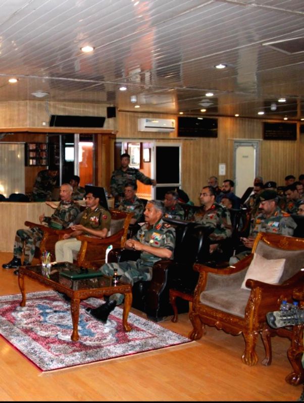 Srinagar Corps Commander chairs security review conference in Kashmir - Vimarsana News