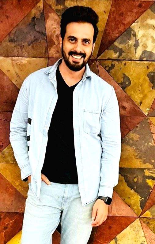 'Country of Blind' actor Shoib Shah embraces varied roles: 'Helps me explore different dimensions of storytelling' - Vimarsana News