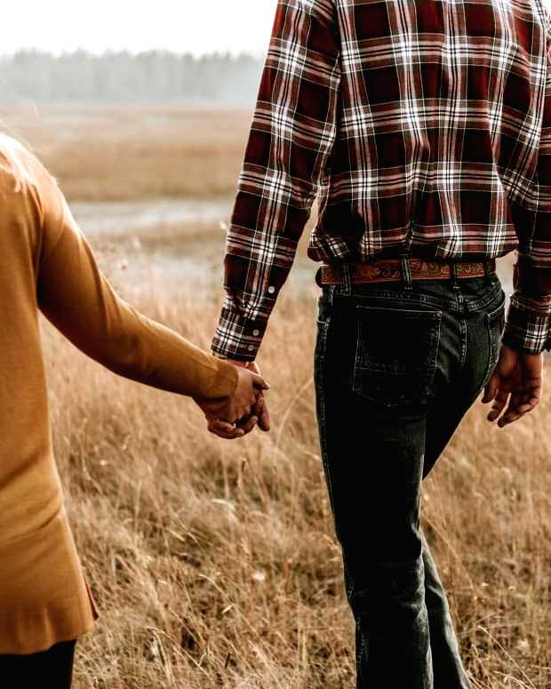 Delhi HC upholds right to choose marriage partner, grants police protection - Vimarsana News