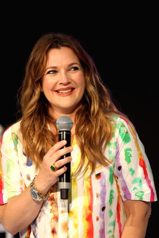 Drew Barrymore pokes fun at Andrew Garfield's method acting - Vimarsana News