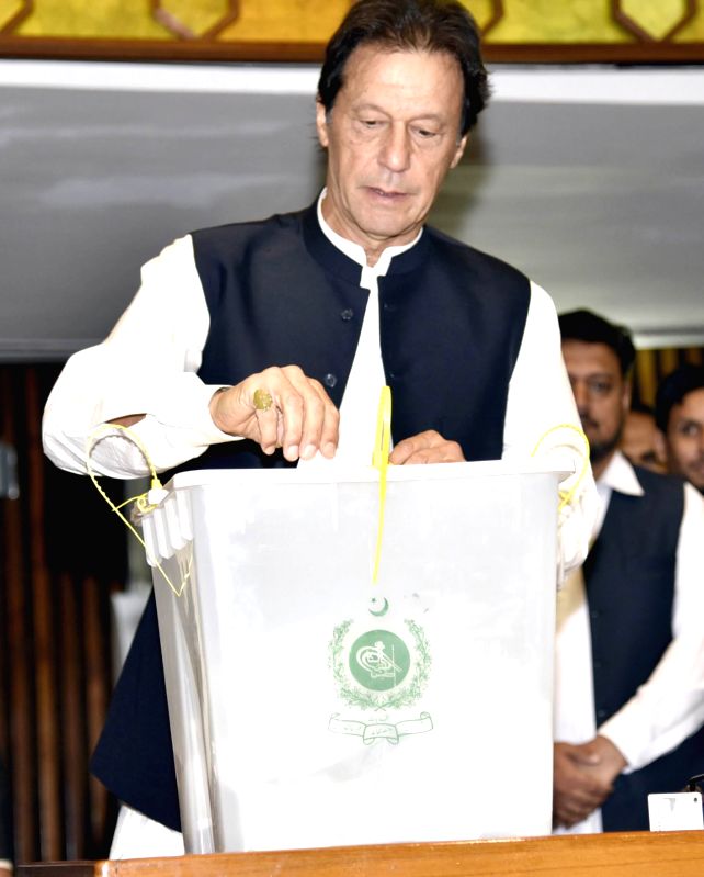 Imran may go for immediate polls if ousted from power - Vimarsana News