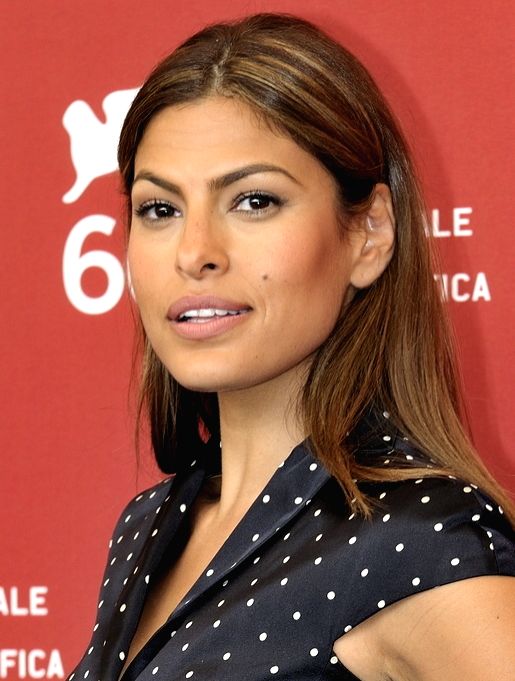 Eva Mendes finds Ryan Gosling's 'Barbie' role 'cute, charming' - Vimarsana News