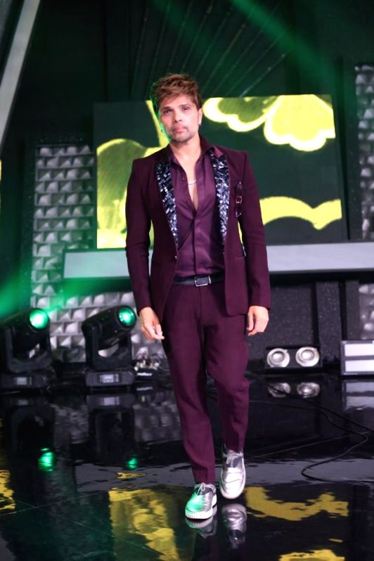 Himesh Reshammiya praises 'Superstar Singer 2' contestant Soyab Ali for his performance on 'Main Jahaan Rahoon' - Vimarsana News
