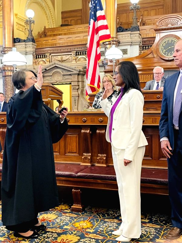 Indian-American takes oath as Kansas state Senator - Vimarsana News
