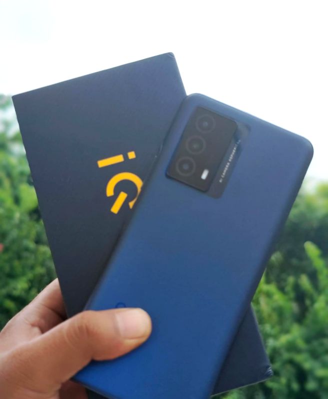 iQOO Z5 offers powerful camera, chip in mid-range segment - Vimarsana News