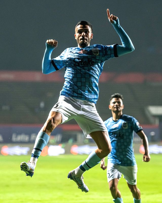 ISL 2022-23: Mumbai City FC extend winning streak to 16 games, beat Jamshedpur FC 2-1 - Vimarsana News