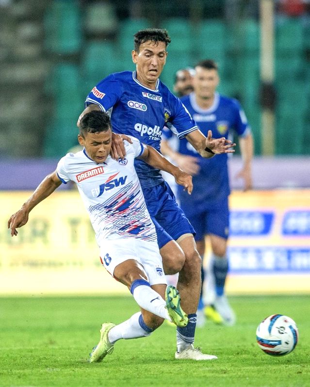 ISL 2022-23: Spirited 10-man Chennaiyin FC hold rivals Bengaluru FC to 1-1 draw - Vimarsana News