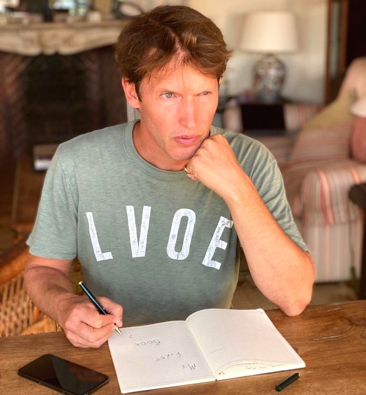James Blunt lashes out at Noel Gallagher, calls him 'coward' - Vimarsana News