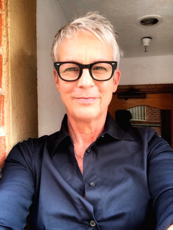 Jamie Lee Curtis reveals why Schwarzenegger thought it would be weird to kiss her in 'True Lies' - Vimarsana News