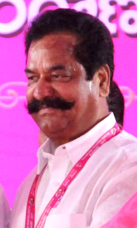 Jolt to BRS as senior leader decides to join Congress - Vimarsana News