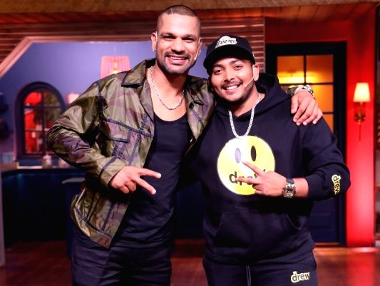 Shikhar Dhawan plays flute, Prithvi Shaw raps on 'The Kapil Sharma Show' - Vimarsana News