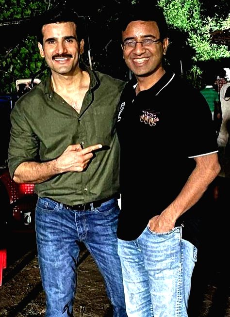 Karan Tacker expresses gratitude to IPS Amit Lodha for 'Khakee: The Bihar Chapter' - Vimarsana News