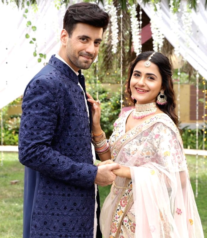 Karanvir Sharma, Debattama Saha reunite for 'Mubarak Ho' - Vimarsana News