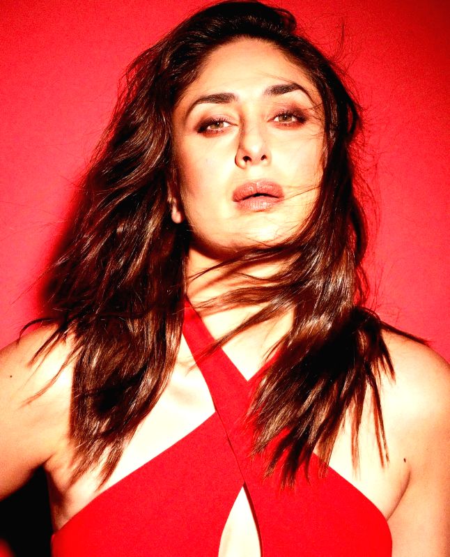 Kareena likes a mix of mainstream and off-beats films in her filmography - Vimarsana News