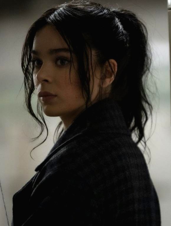 Hailee Steinfeld describes 'Hawkeye' as a 'human' story - Vimarsana News