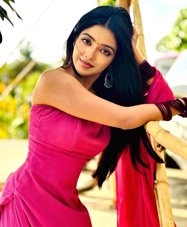Khushi Dubey's fitness mantra is all about 'Yoga, dancing, nutritious diet' - Vimarsana News