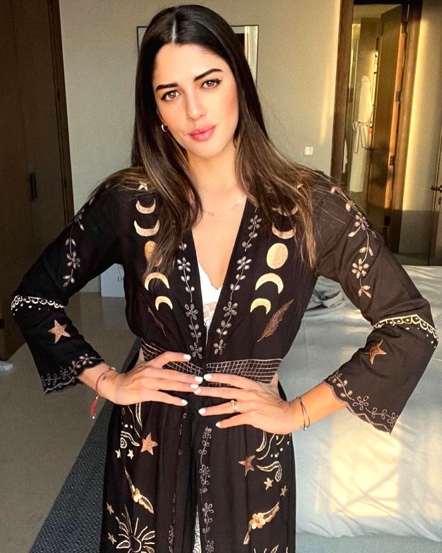 Kohli's ex-girlfriend Izabelle making waves on social media - Vimarsana News