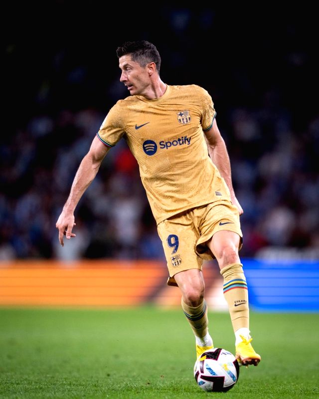 Lewandowski hits brace to end barren streak as Barca thrash Real Sociedad - Vimarsana News