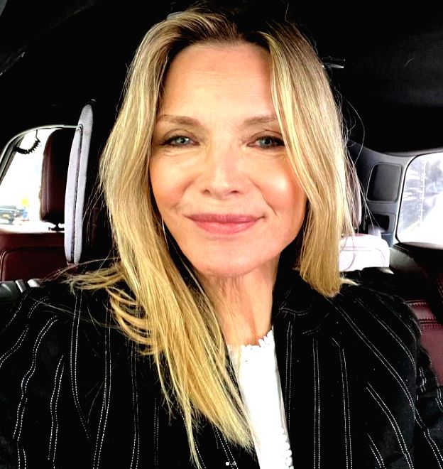 Michelle Pfeiffer shows off black eye after Pickleball mishap - Vimarsana News