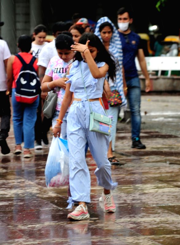 Morning rains cools down Delhi, sultry weather for rest of the day - Vimarsana News