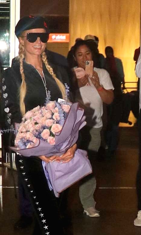 Paris Hilton shows up in Mumbai, all set to promote her fragrance - Vimarsana News