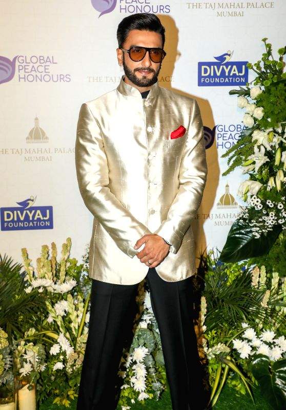 Karnataka HC: Ranveer Singh agrees to revise apology affidavit in 'Kantara'  mimicry case