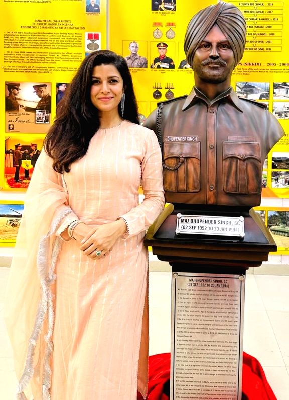 Nimrat visits Patiala for inaugural of late father's statue at Regiment - Vimarsana News