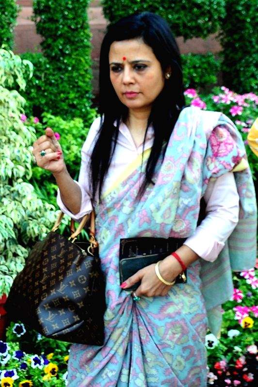 In 6:4 verdict, Ethics Committee of Parl adopts report on Mahua Motra in 'cash for questions' matter - Vimarsana News