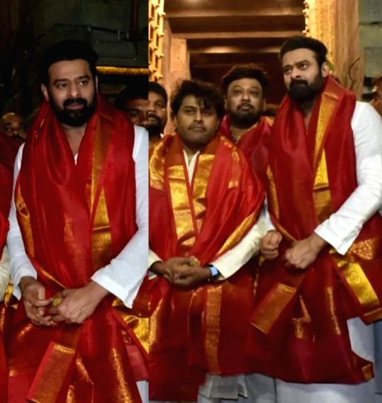 Prabhas seeks blessings at Tirupati Balaji temple - Vimarsana News