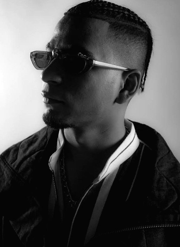 Rapper MC Altaf does a hustle in his new single 'Big Moves' - Vimarsana News
