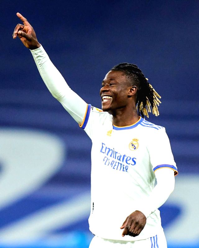 Real Madrid move eight points clear, VAR helps Barca to controversial win - Vimarsana News