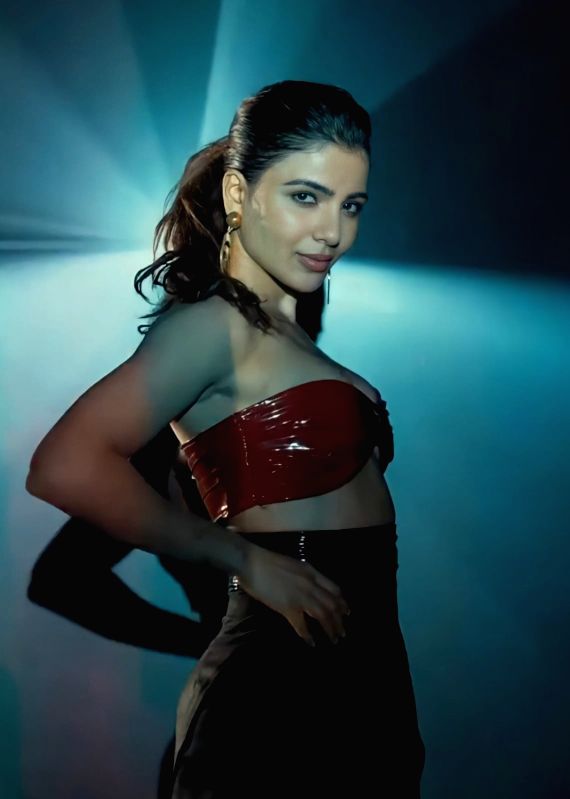 Samantha says 'who will love me like you do' to netizen asking her to 'date someone' - Vimarsana News
