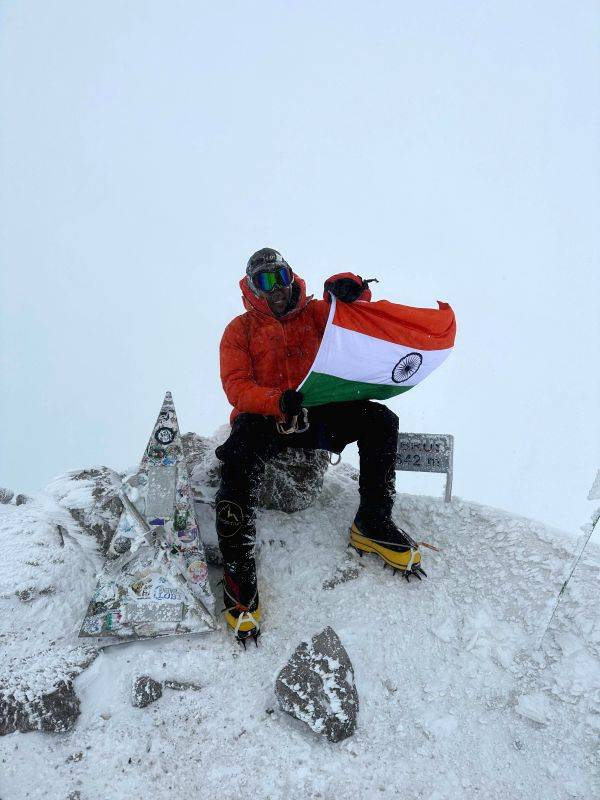 Seven summits expedition: 36-yr-old Kerala govt employee climbs fourth - Vimarsana News