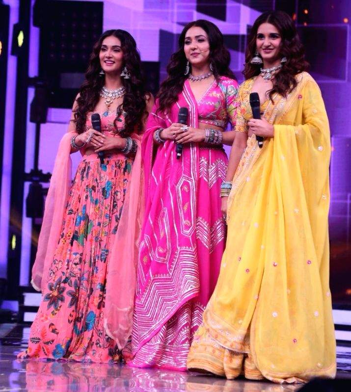 Shakti, Mukti express gratitude to sister Neeti Mohan, say 'Whatever we are, is only because of you' - Vimarsana News