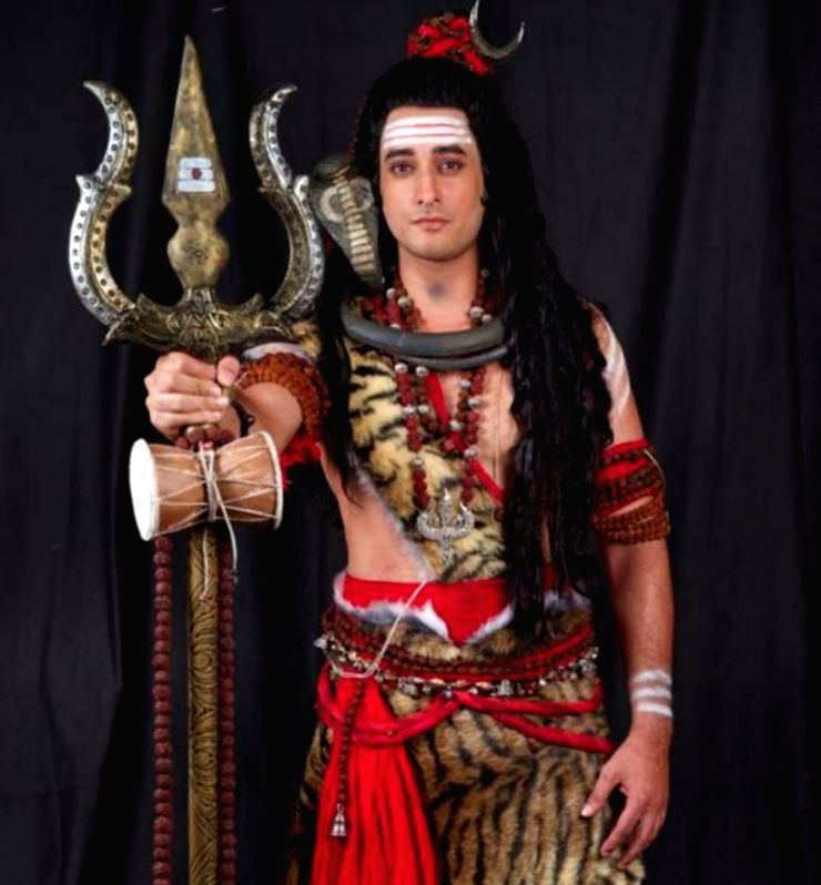 Siddharth Arora's hair-raising tales on International Wig Day! - Vimarsana News