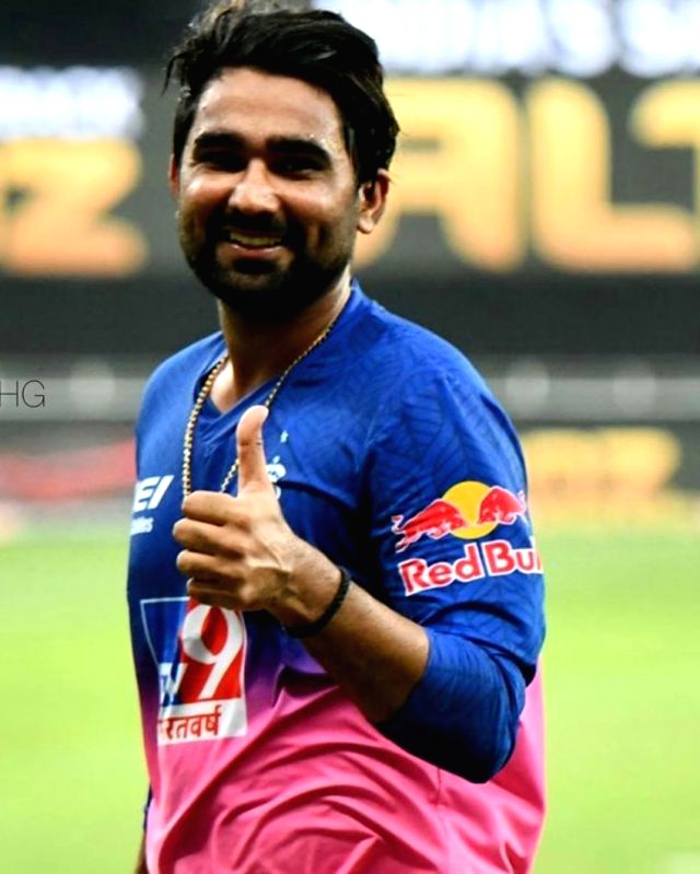 Smashing Cottrell in IPL 2020 has given Tewatia the confidence, says Gavaskar - Vimarsana News
