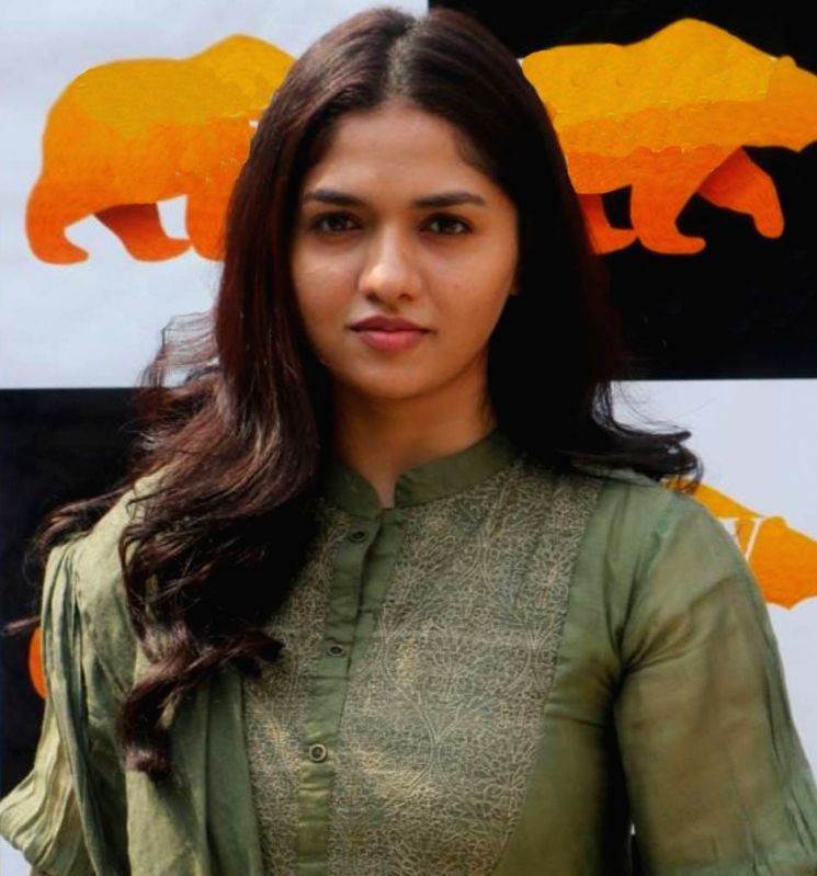 Sunainaa to play lead in female-centric flick 'Regina' - Vimarsana News