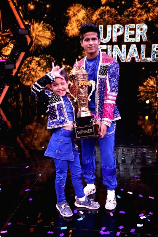 'Super Dancer 4' winner Florina Gogoi and super guru Tushaar Shetty on their victorious journey - Vimarsana News