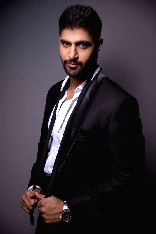Tanuj Virwani joins Sunny Leone as co-host on 'MTV Splitsvilla X5' - Vimarsana News
