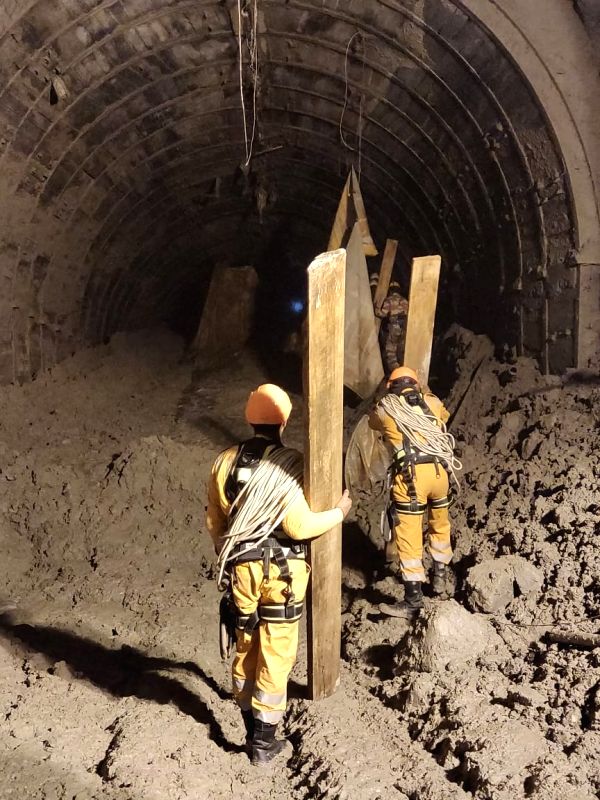 Rescue work disrupted briefly at Tapovan - Vimarsana News