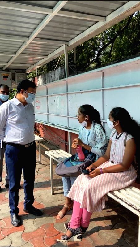 TSRTC asks employees to travel by buses every Thursday - Vimarsana News