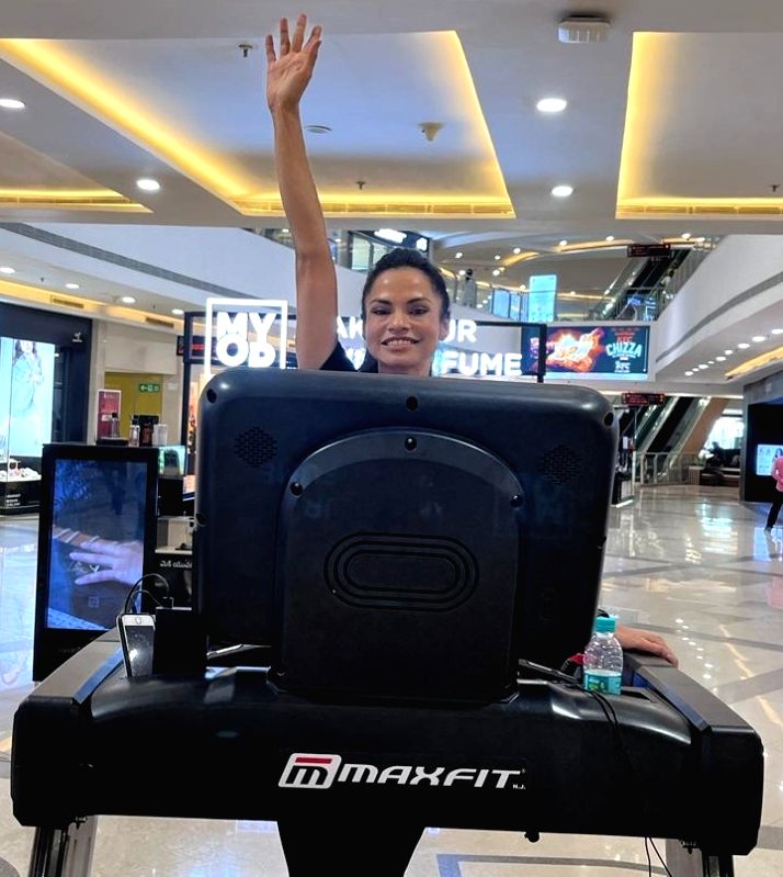 Akanksha Singh on '10-hour treadmill challenge' to raise awareness on depression - Vimarsana News