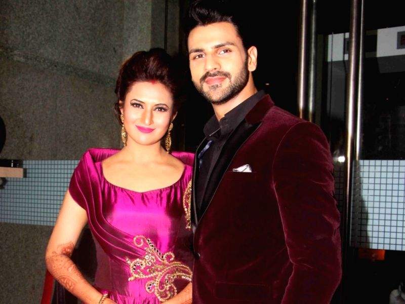 Divyanka Tripathi, Vivek Dahiya celebrate engagement anniversary